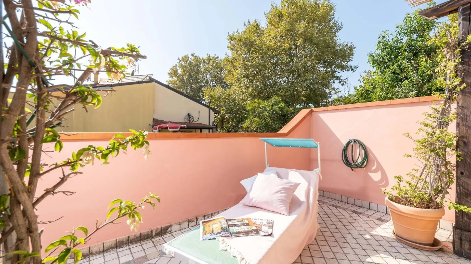 Villa Lola - Liberty Dreamscape Viareggio Italy